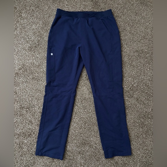 Men’s Figs Scrub Pants - Picture 2 of 4
